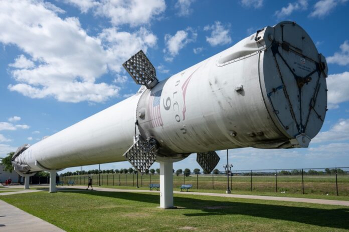 Houston,,Tx,,Usa,-,Apr,14,,2025:,Spacex,Falcon,9 Falcon 9 first stage booster displayed outdoors on support stands
